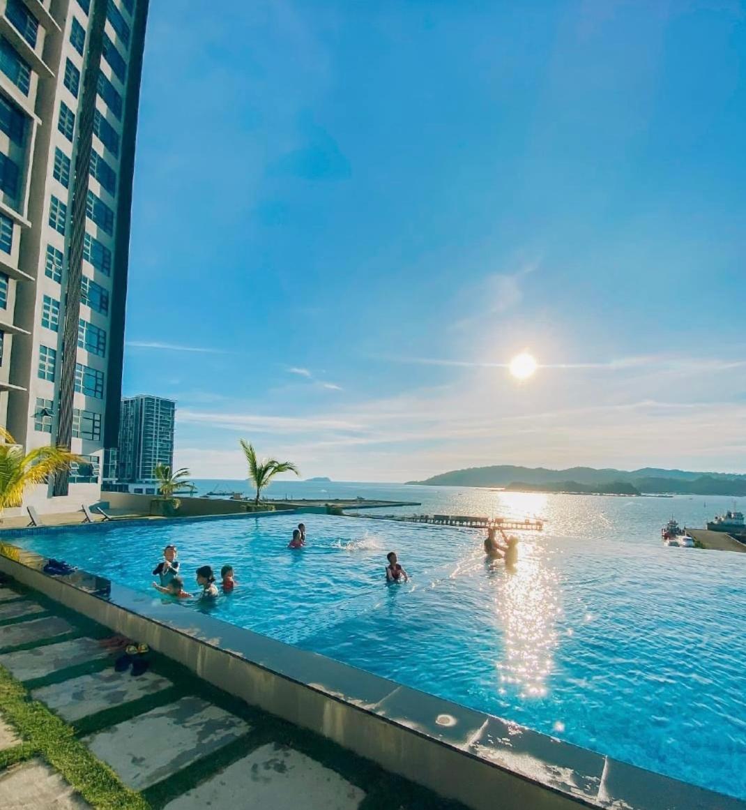Seaview Luxury Condo Homestay 2Bed 2Bath Jesselton Quay By R2 Residence Kota Kinabalu Esterno foto